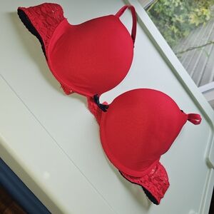 Gilly Hicks 34C push up